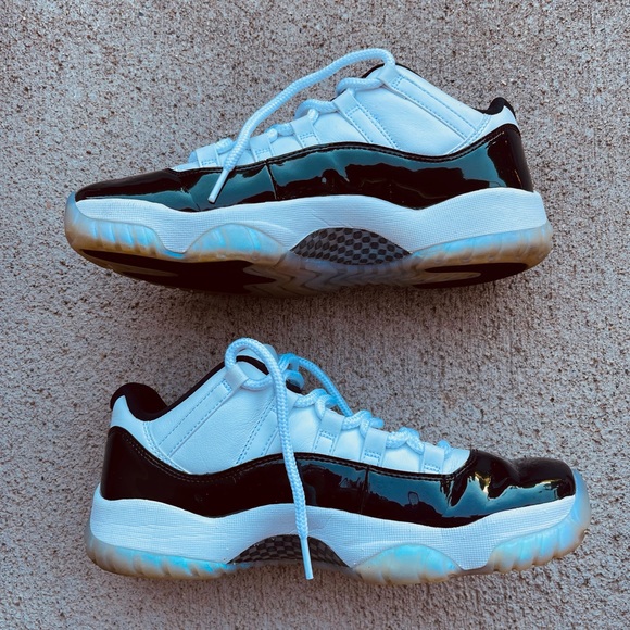 Jordan Retro 11 size 9 men’s $229